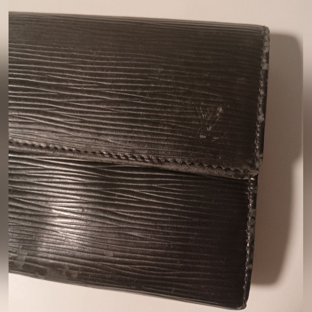Louis Vuitton Black Epi Leather Sarah Long Bi Fold Wallet - Picture 3 of 10